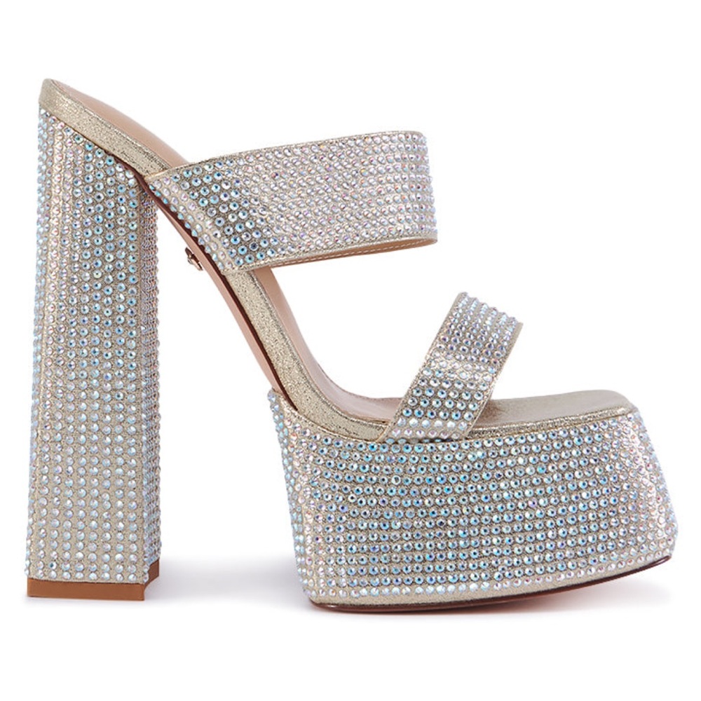 AZALEA WANG NARICE GOLD RHINESTONE
SANDAL Size 11 but fits 10